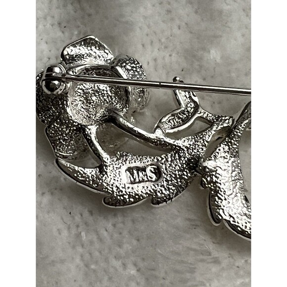 M&S Silver Tone Rose Brooch 1.5 Inches Vintage - Elegant Floral Design, Classic - Picture 3 of 4